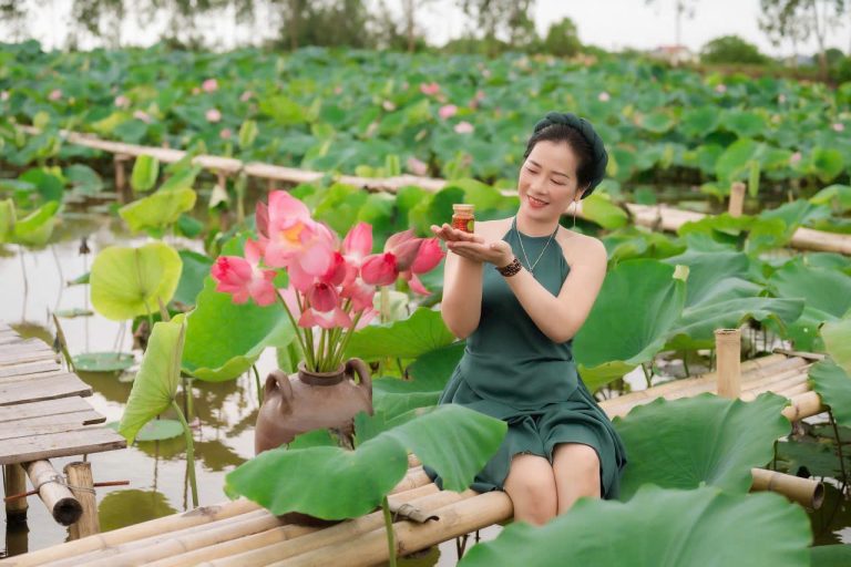 NỮ DOANH NHÂN HƯƠNG DỊU VÀ HÀNH TRÌNH LÀM MỚI BẢN THÂN TẠI HOA HẬU THƯƠNG HIỆU VIỆT NAM 2024