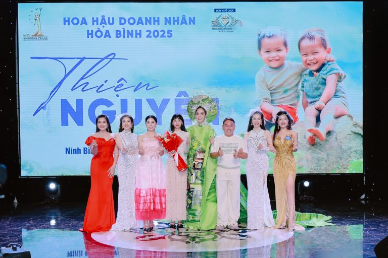 Người đẹp đất Tổ đấu giá First Face “Non nước Ninh Bình” làm thiện nguyện