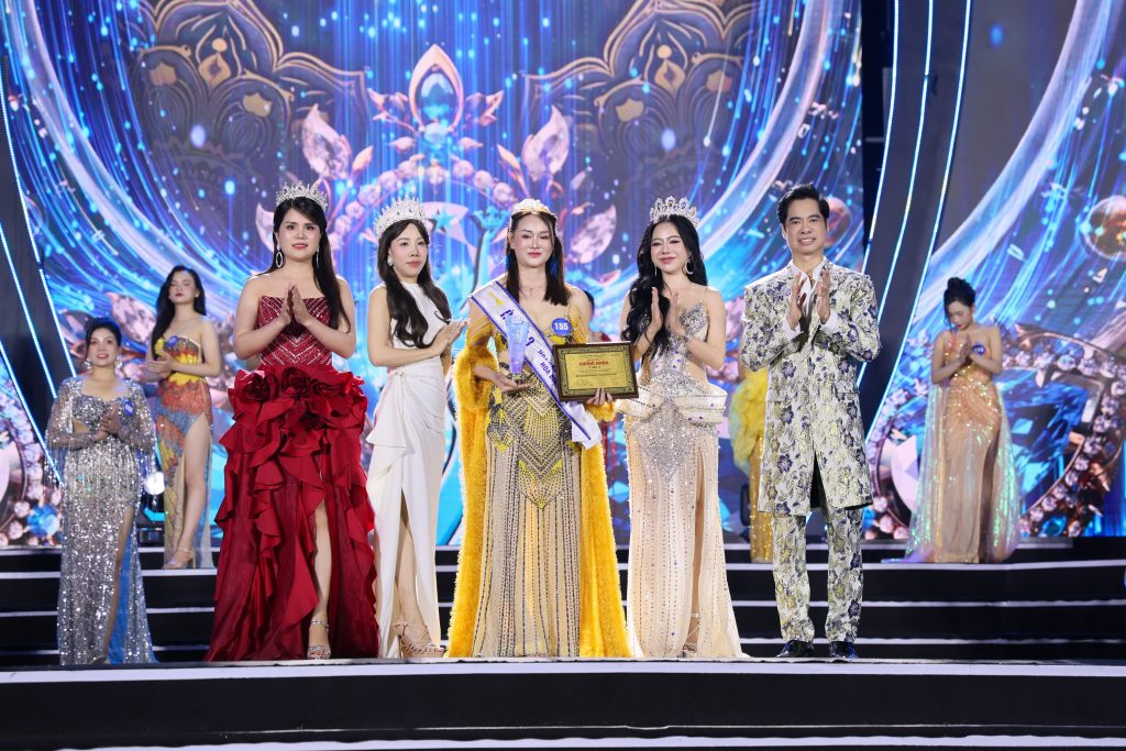 Hoàng Thị Ánh đăng quang Á hậu 3: Hành trình vượt lên chính mình của nữ doanh nhân thành phố Cảng