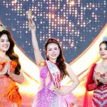 Nữ doanh nhân Huỳnh Thị Bích tỏa sáng với nụ cười thân thiện tại Hoa hậu Doanh nhân Việt Nam 2026